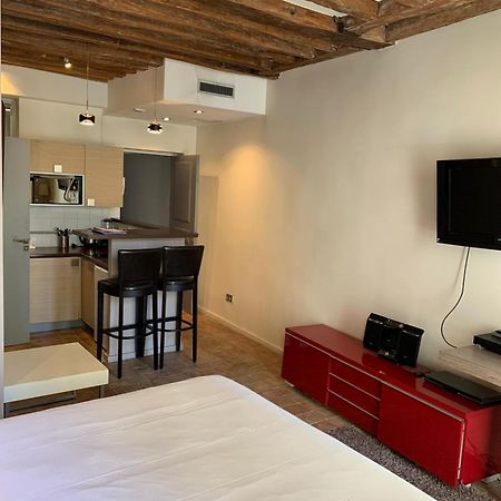 Habitat Parisien - Marais Sicile Apartment Екстериор снимка